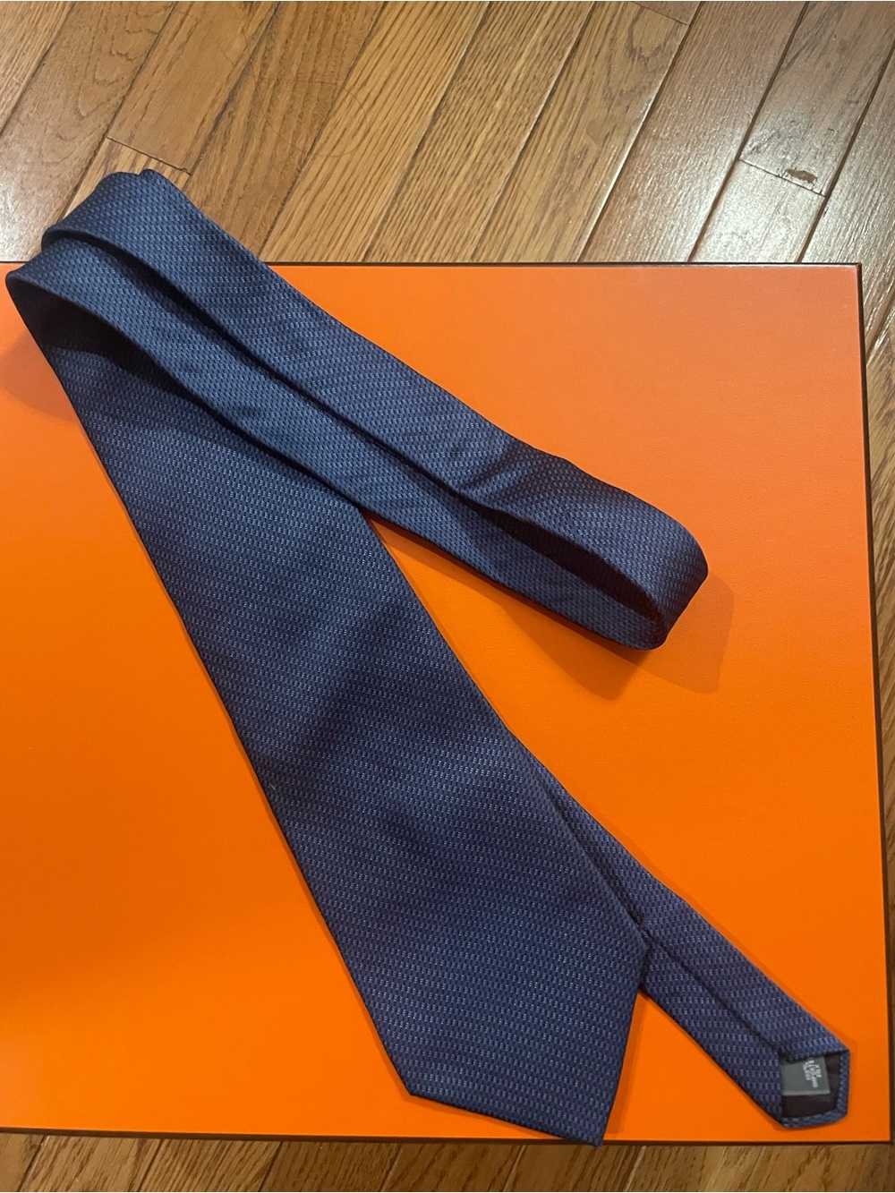 Lord & Taylor 100% Silk Men's Navy Micro-Textured Silk Tie
